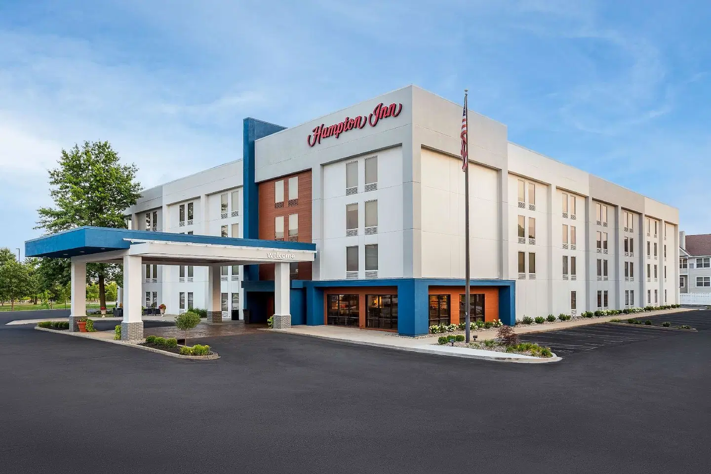 Hampton Inn Louisville-Airport EXTERIOR