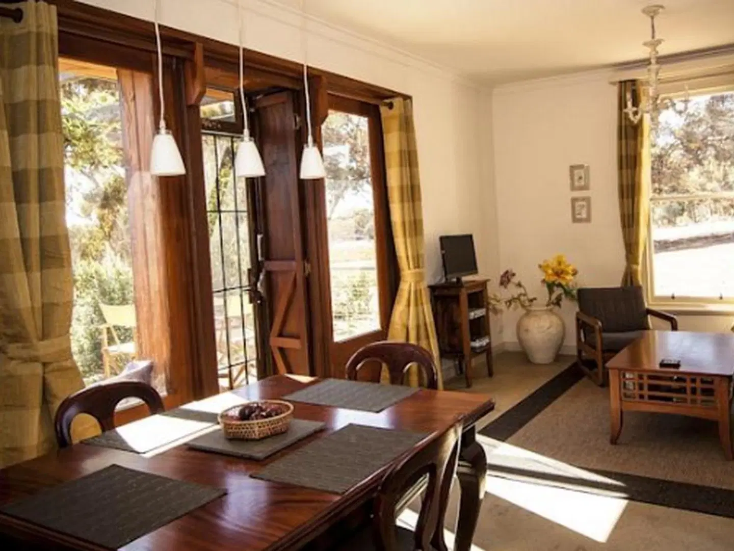 Hotham Ridge Winery and Cottages Restaurant