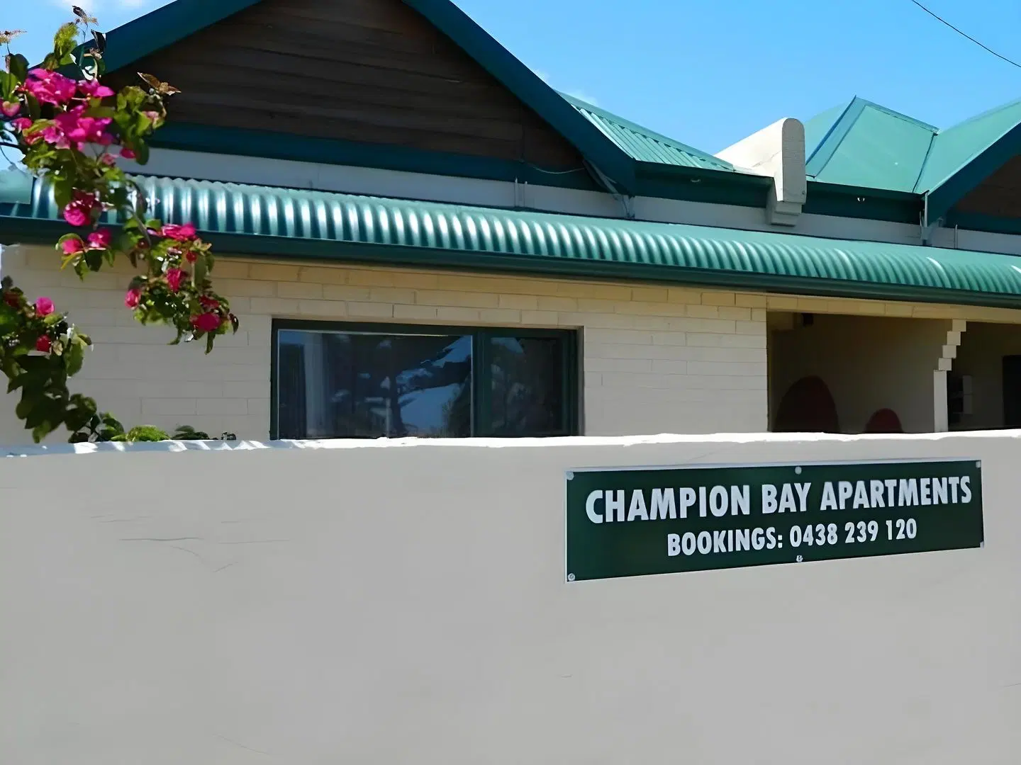 Champion Bay Apartments EXTERIOR