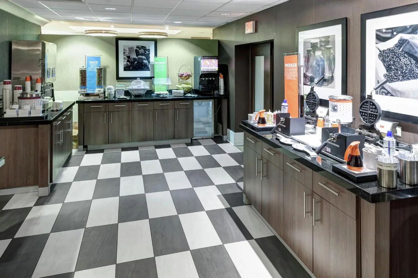 Hampton Inn Jacksonville Beach/Oceanfront Bar