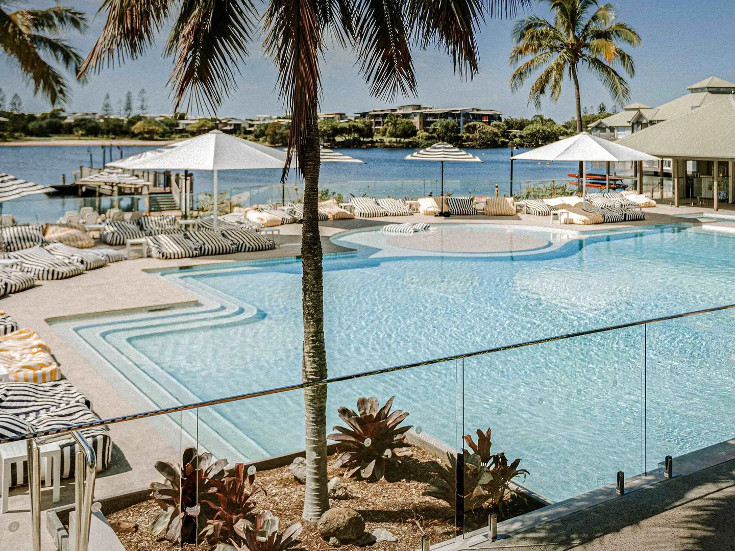 Novotel Sunshine Coast Resort Hotel OUTDOOR_POOL