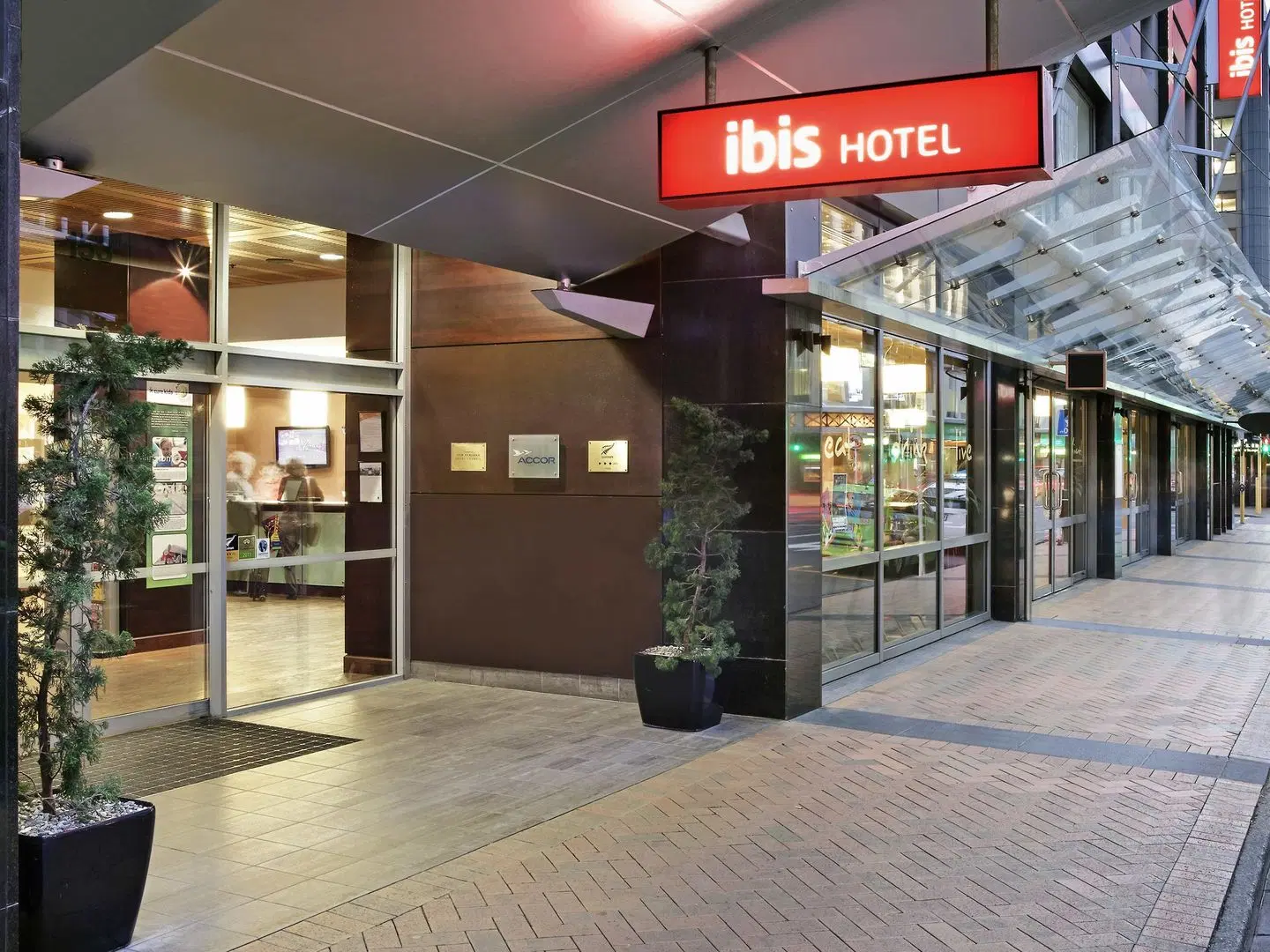 ibis Wellington EXTERIOR