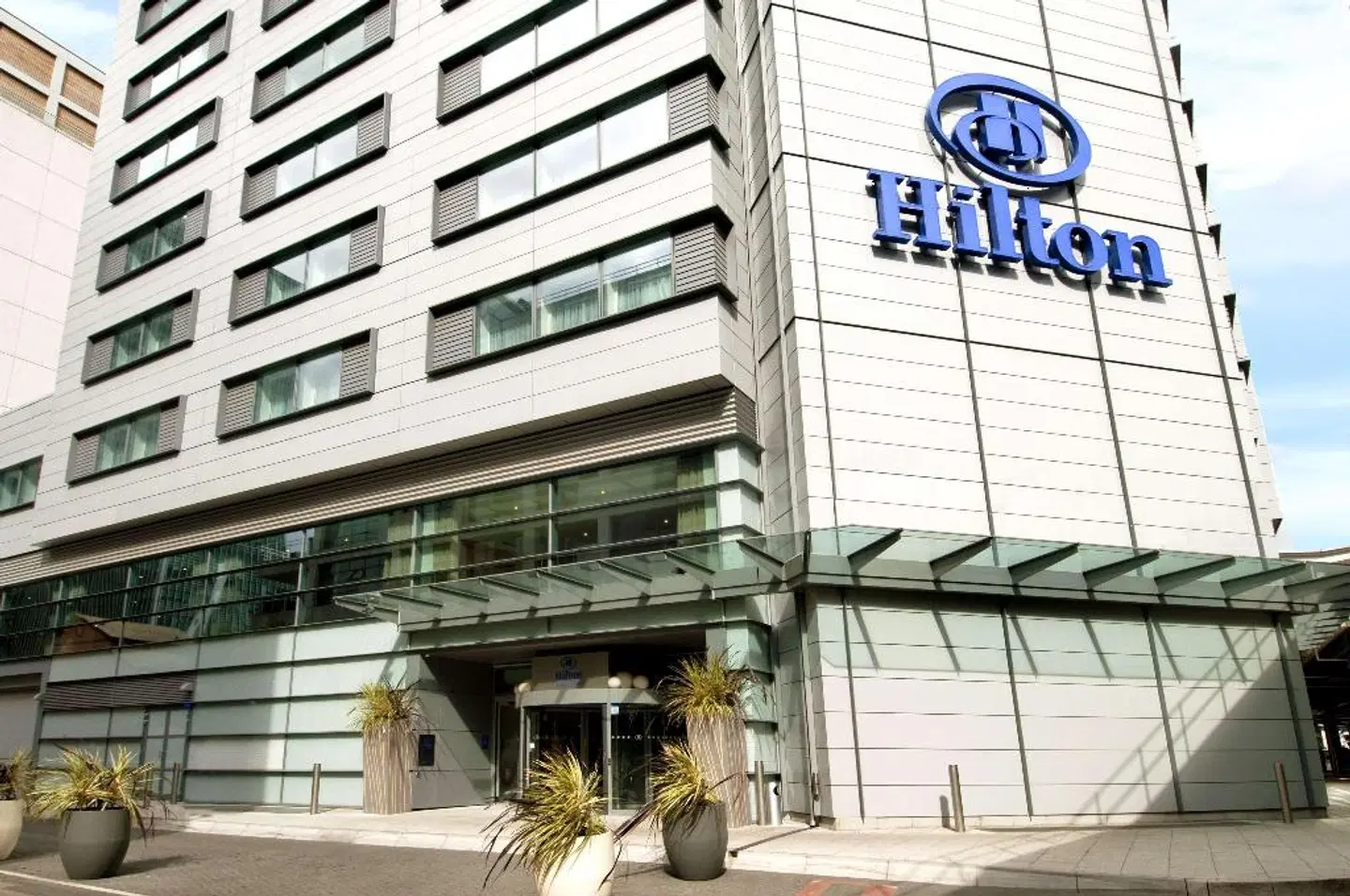 Hilton London Canary Wharf EXTERIOR