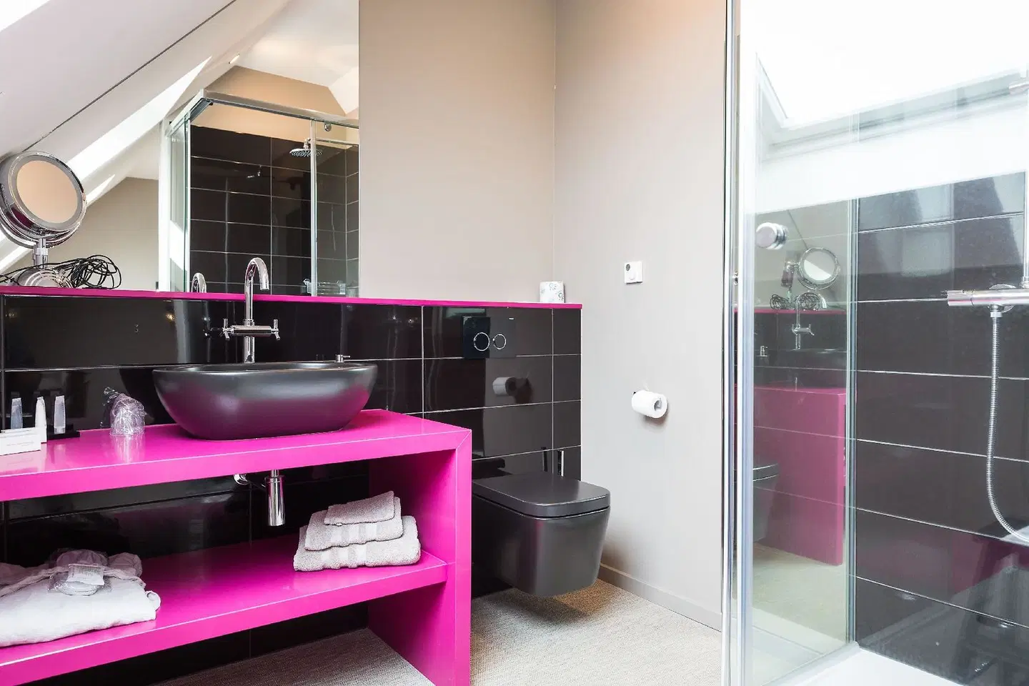 Hotel Den Berg Badezimmer