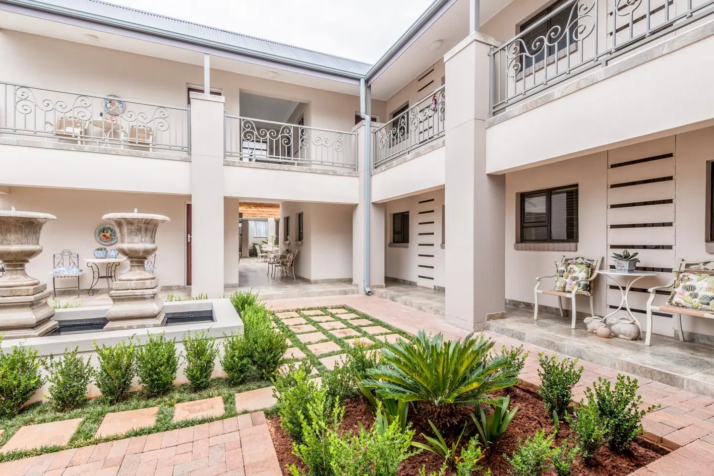 Adato Guesthouse EXTERIOR