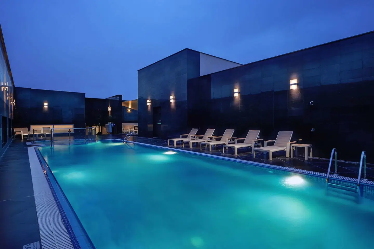 Hilton Garden Inn Al Khobar Bar