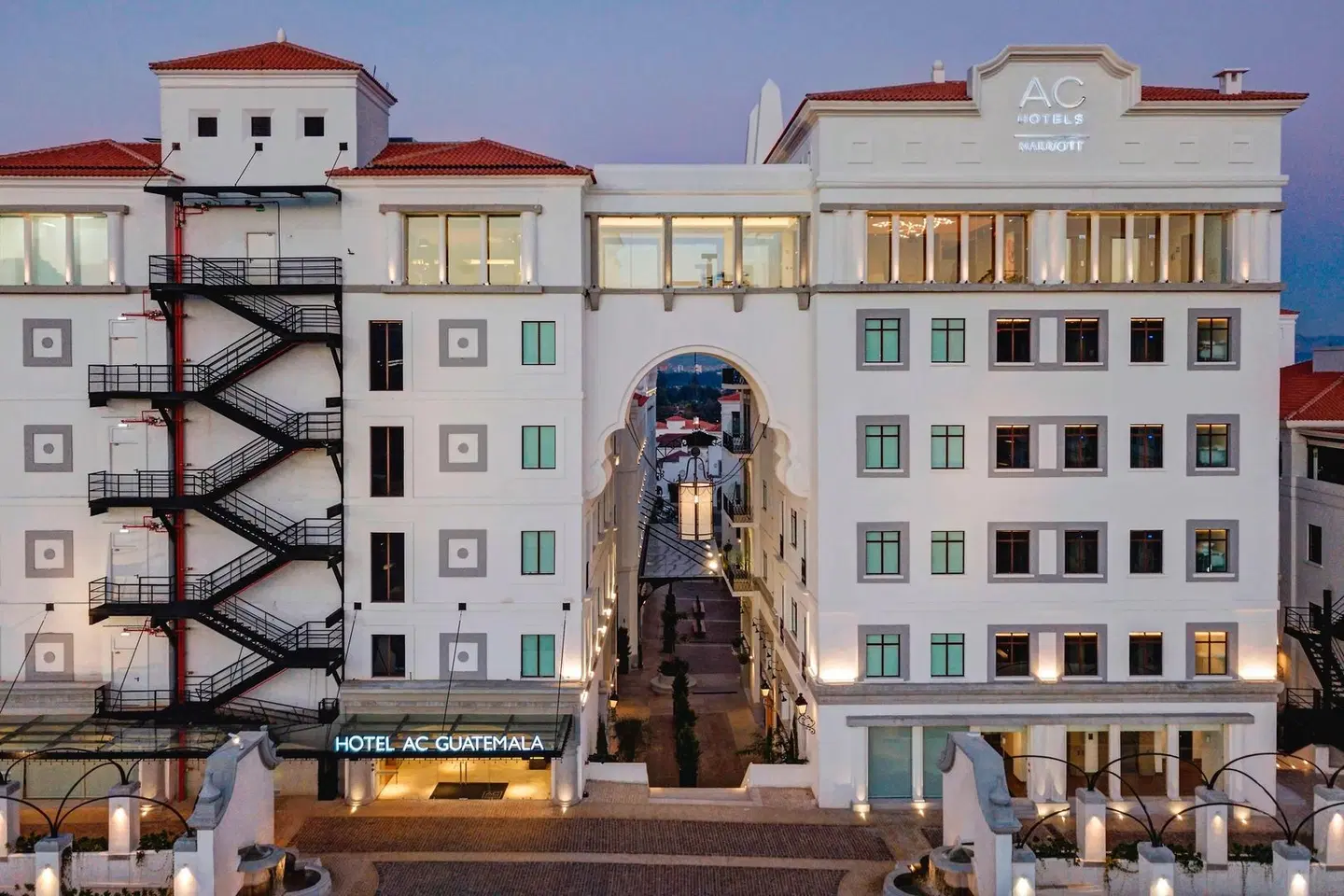 AC Hotel by Marriott Guatemala City EXTERIOR