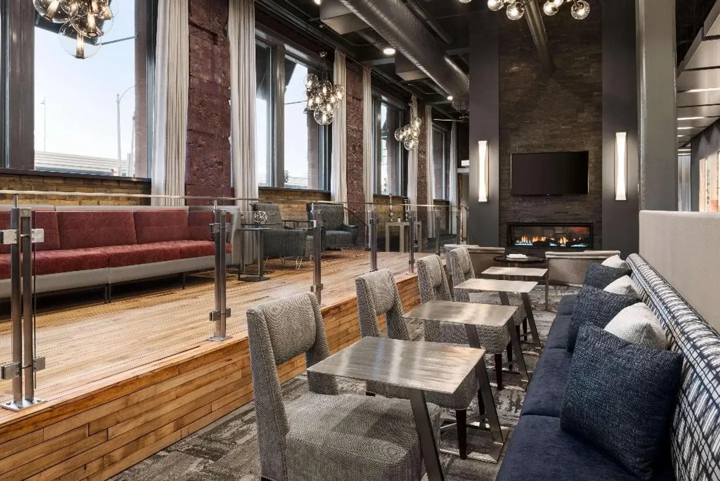 Homewood Suites By Hilton Milwaukee Downtown Bar