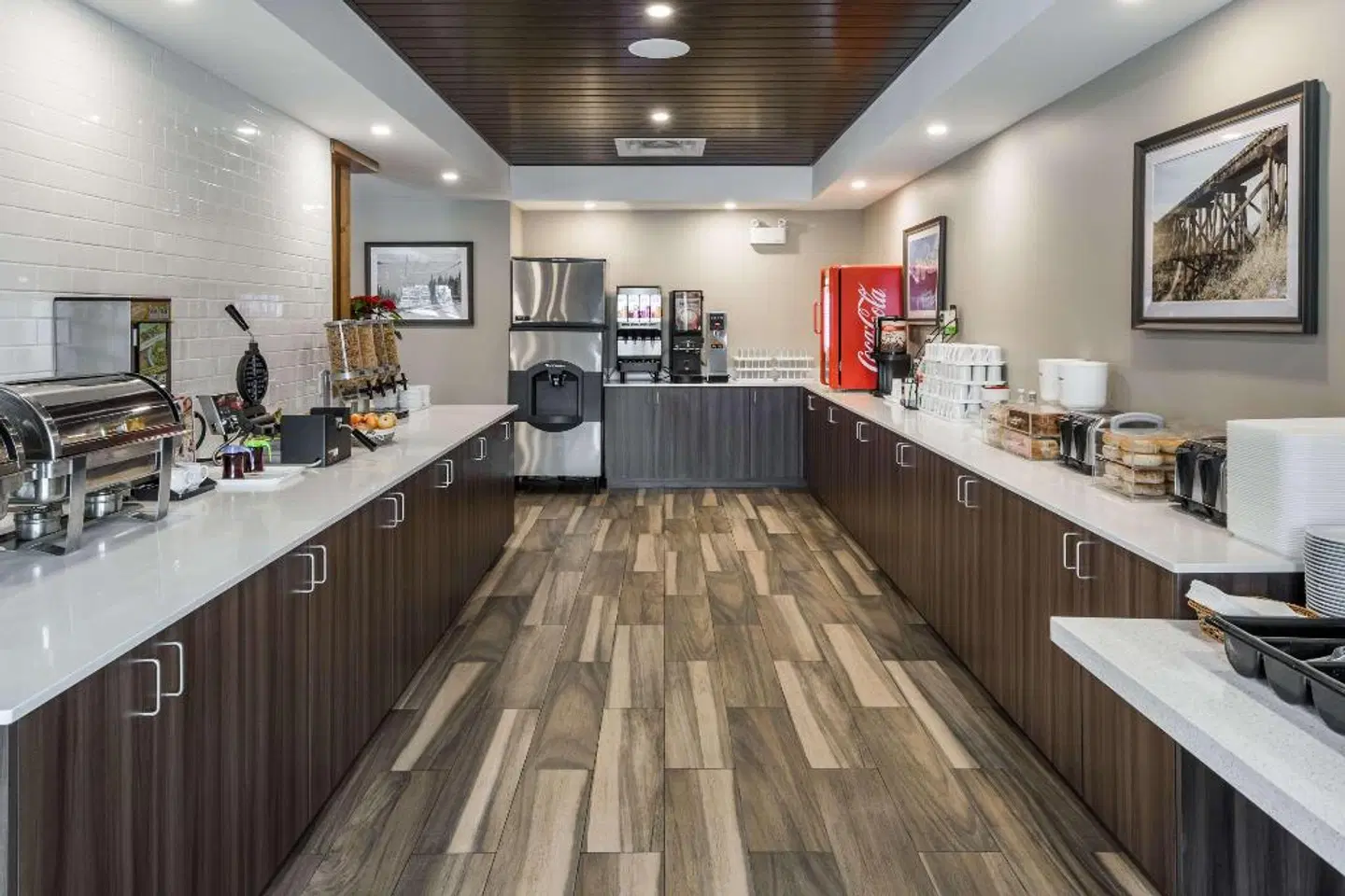 Ramada by Wyndham Revelstoke Bar