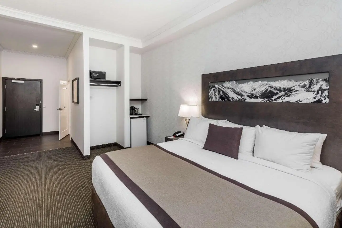 Ramada by Wyndham Revelstoke ROOM_EXAMPLE