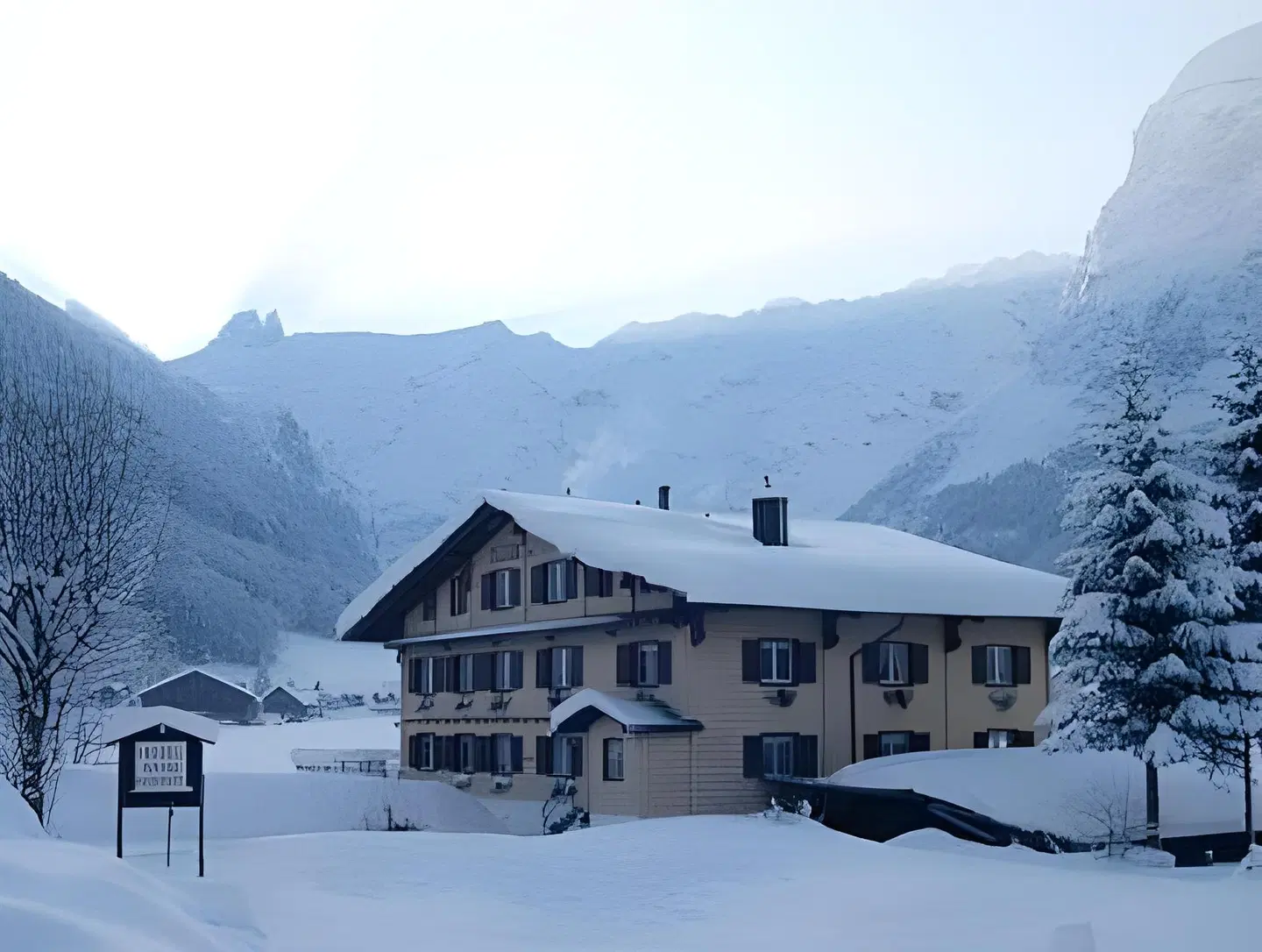 Hostatt EXTERIOR