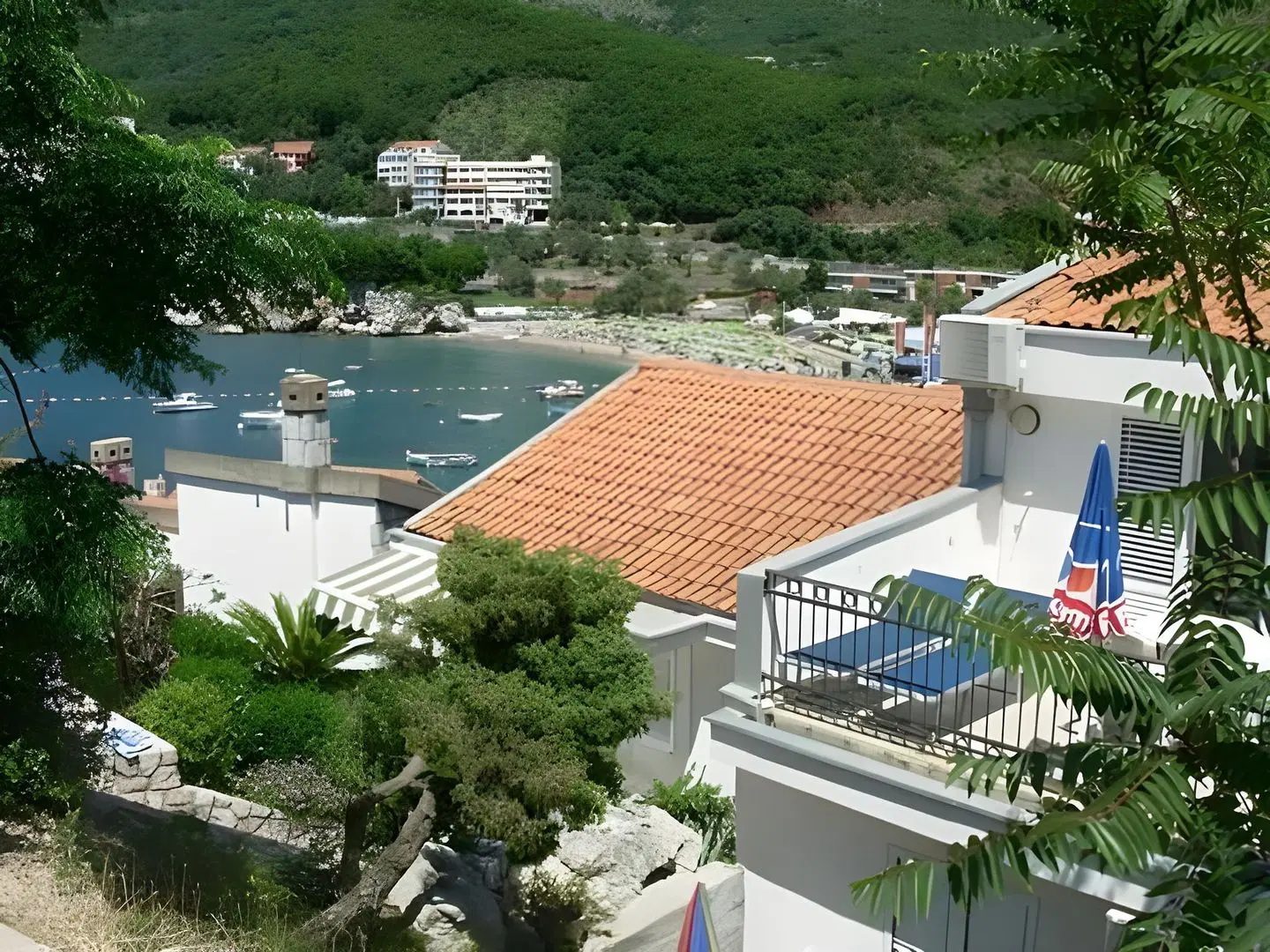 Apartments Mitrovi'i Milo'er Terrasse