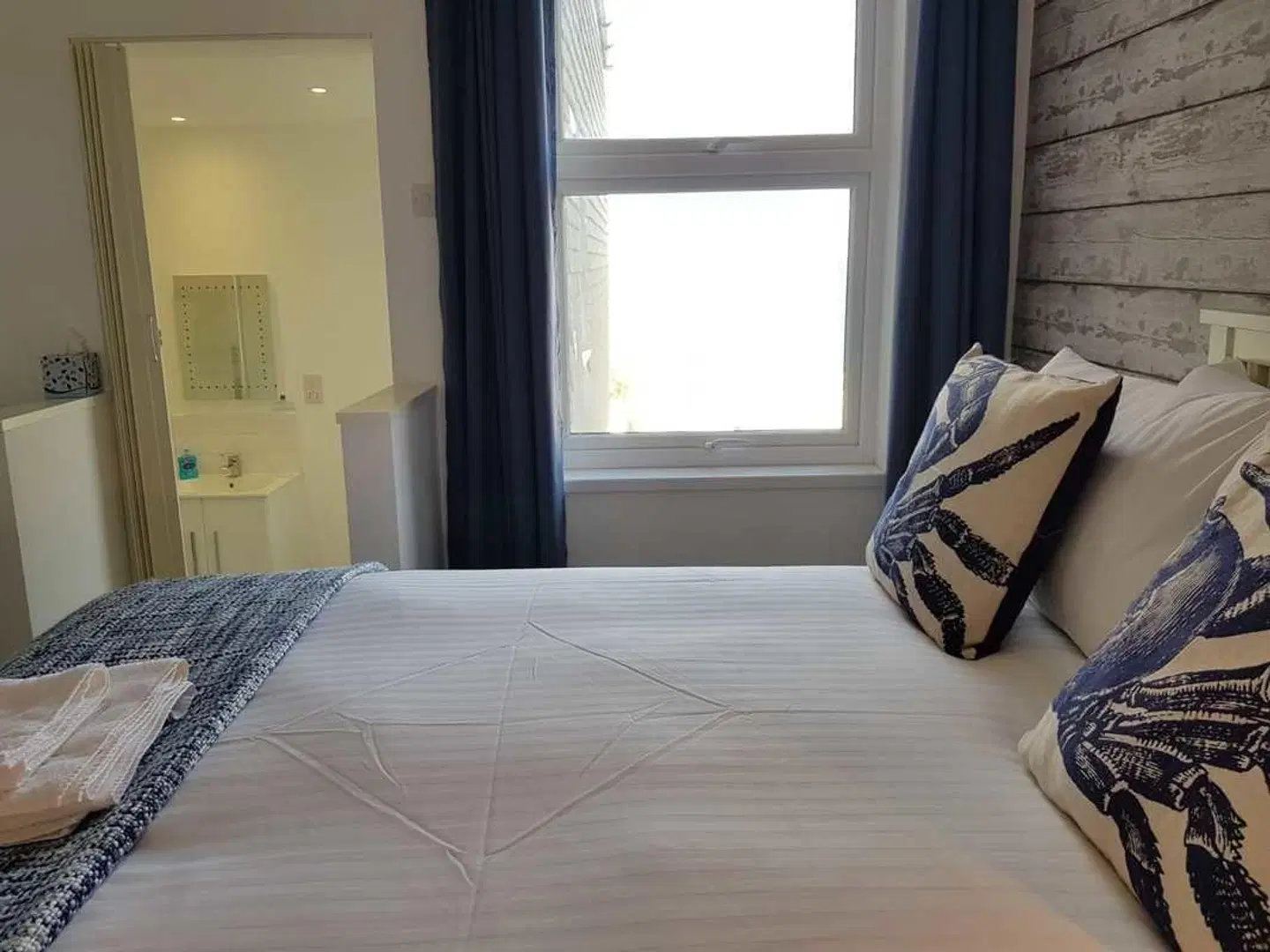 Saltwater ROOM_EXAMPLE
