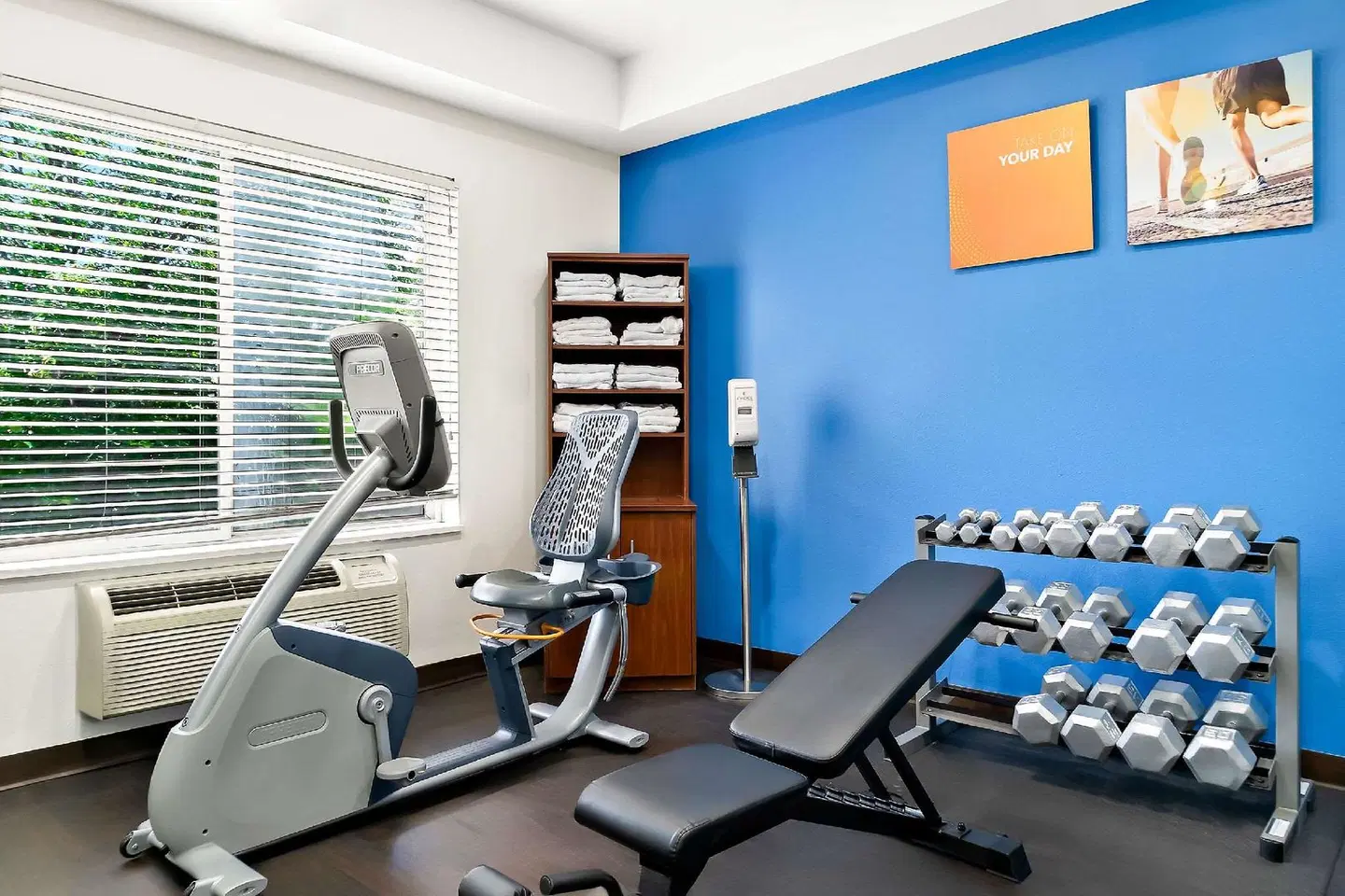 Comfort Suites SPORTS_AND_LEISURE