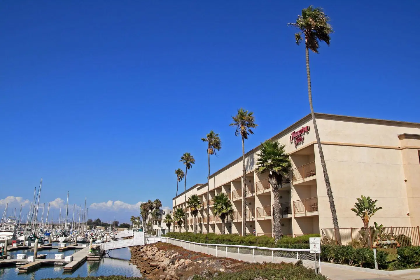 Hampton Inn Channel Islands Harbor EXTERIOR