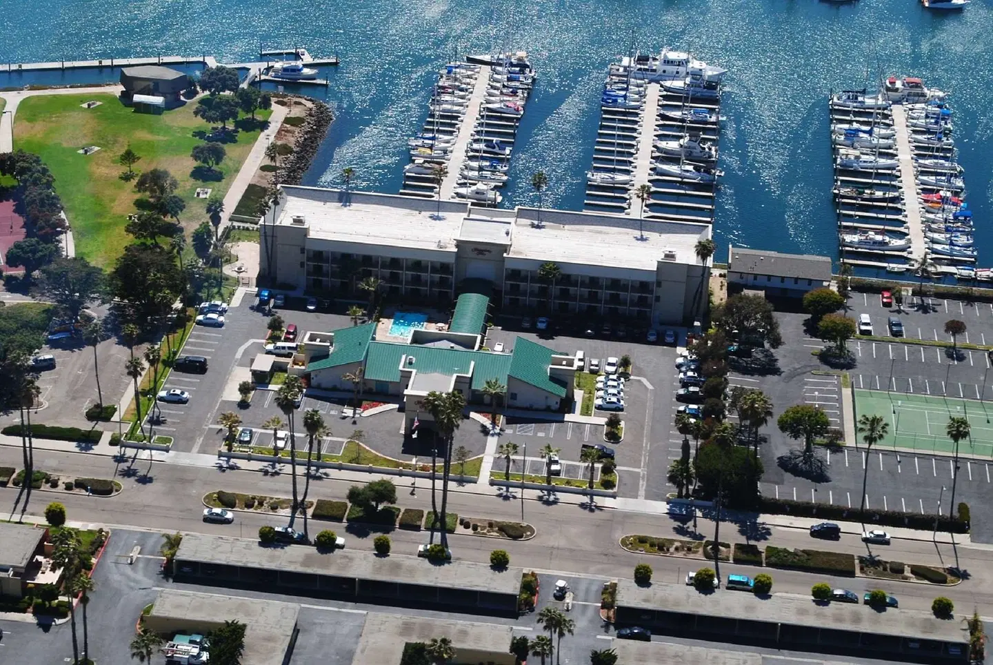 Hampton Inn Channel Islands Harbor EXTERIOR