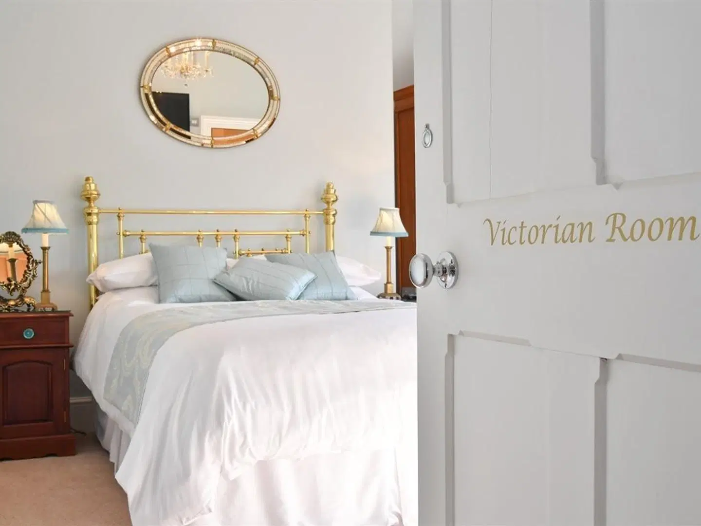Heritage Bed & Breakfast ROOM_EXAMPLE