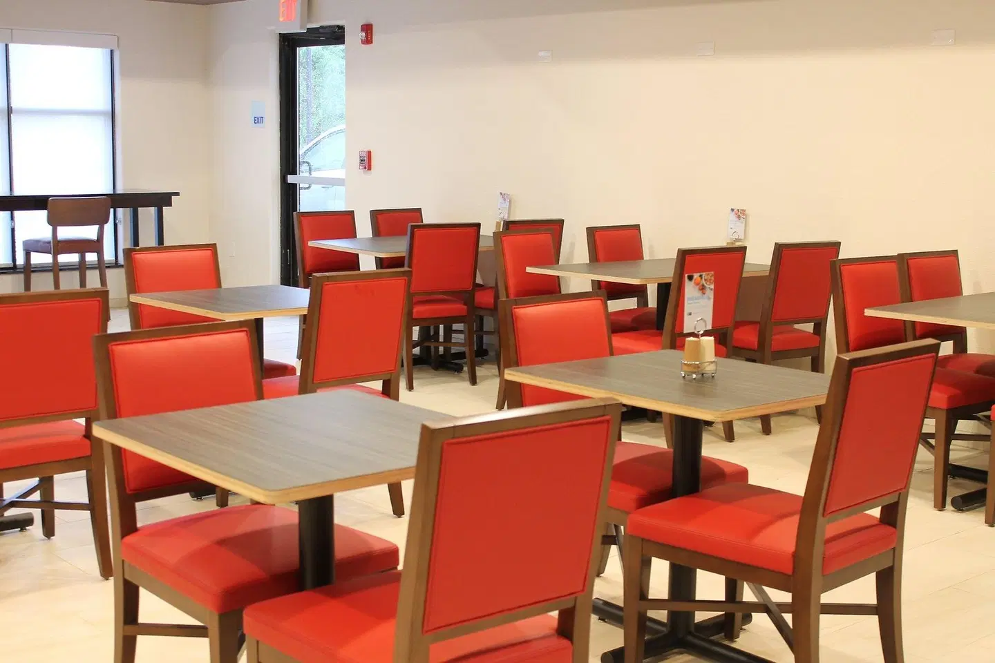 Holiday Inn Express & Suites Glasgow by IHG Bar