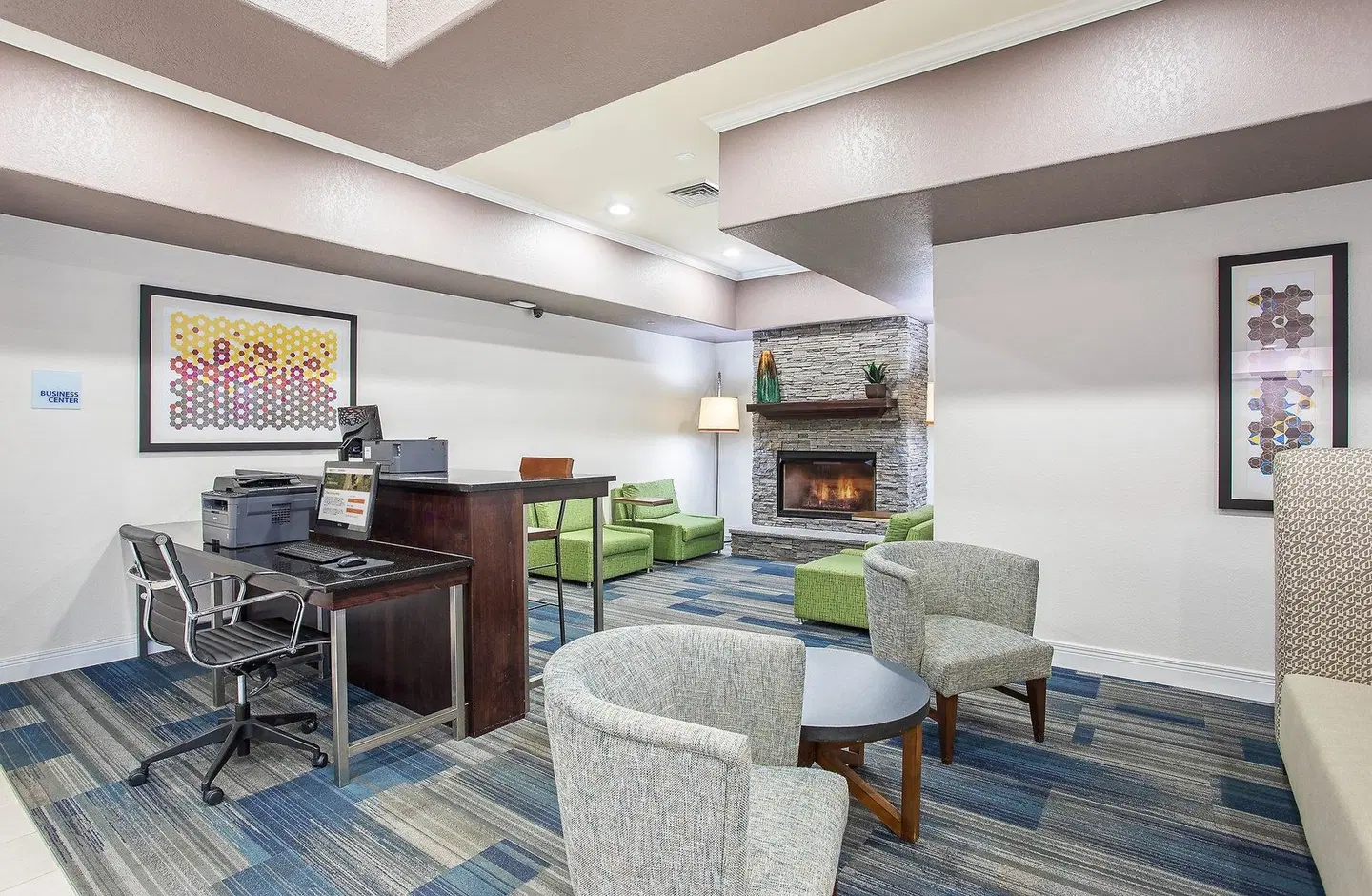 Holiday Inn Express & Suites Glasgow by IHG LOUNGE_LOBBY