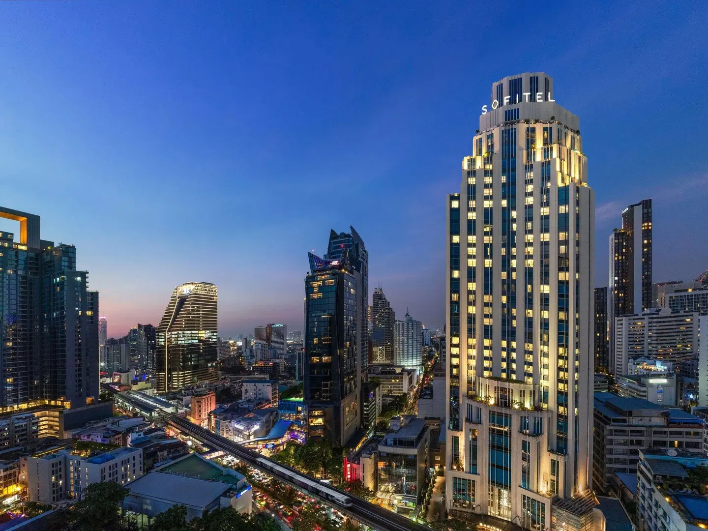 Sofitel Bangkok Sukhumvit Hotel EXTERIOR