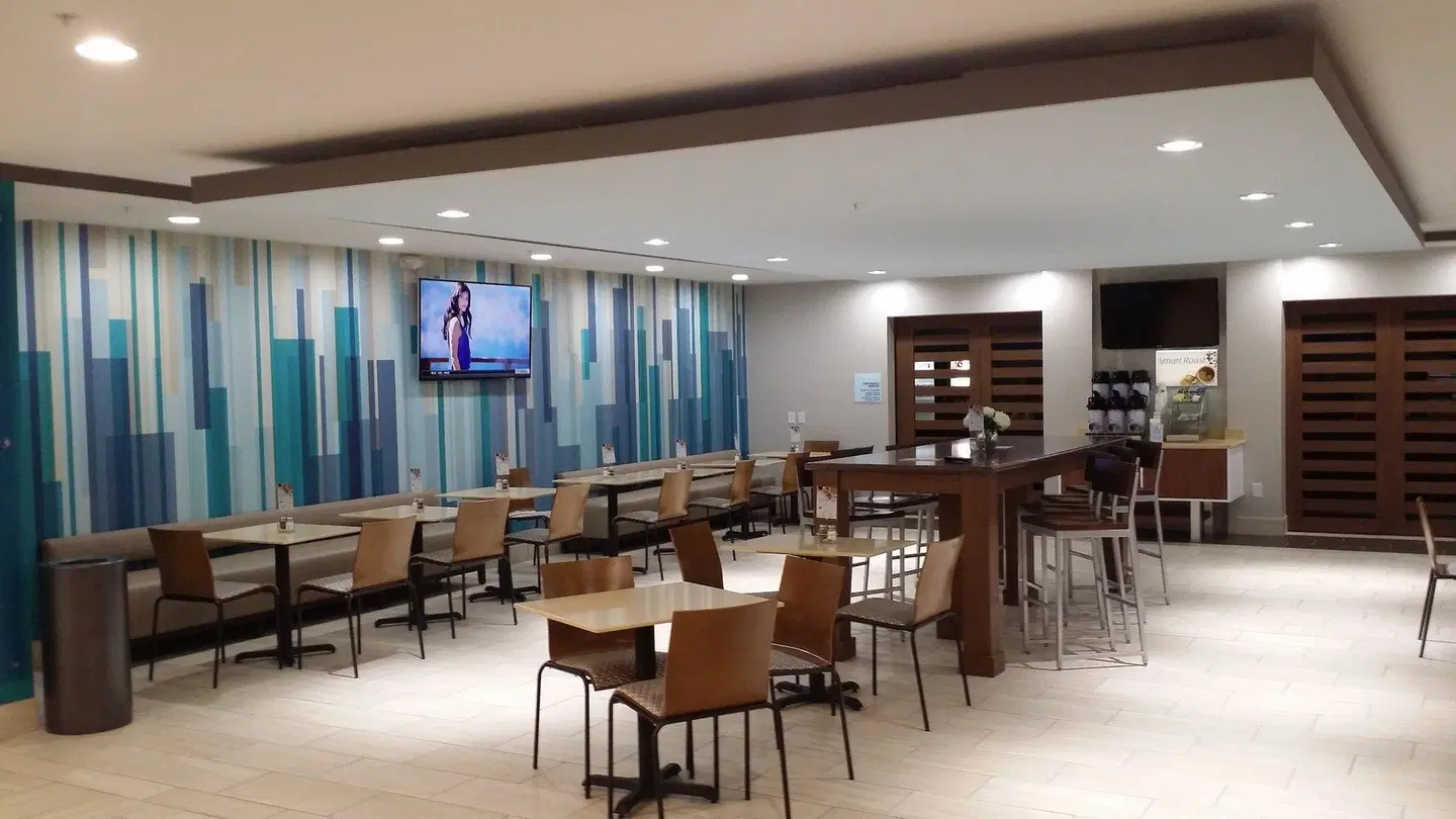 Holiday Inn Express & Suites Lexington Midtown - I-75 by IHG Restaurant