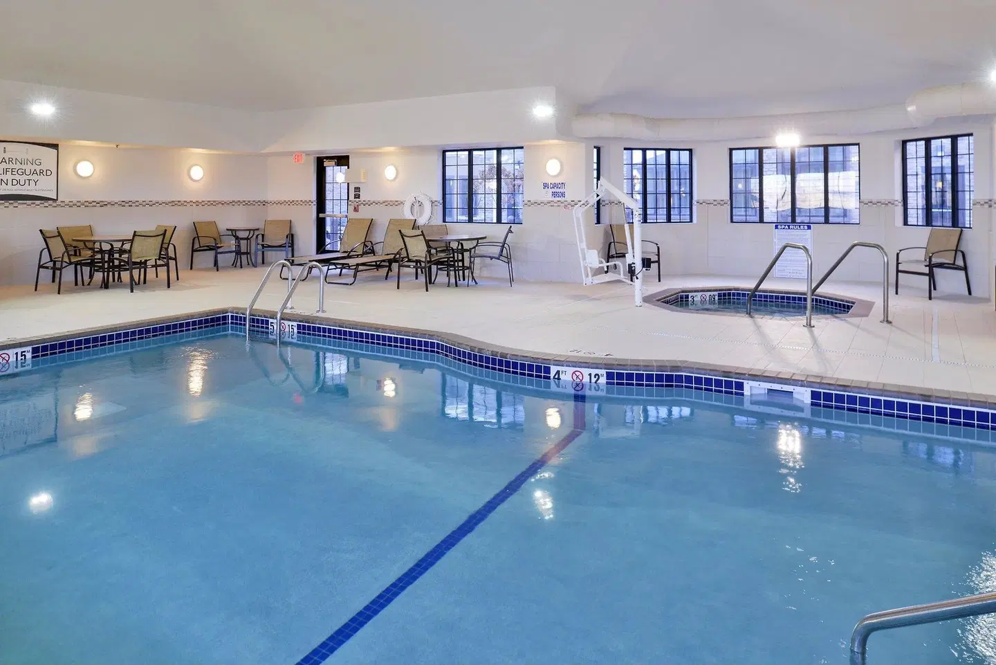 Staybridge Suites Rochester by IHG Hallenbad