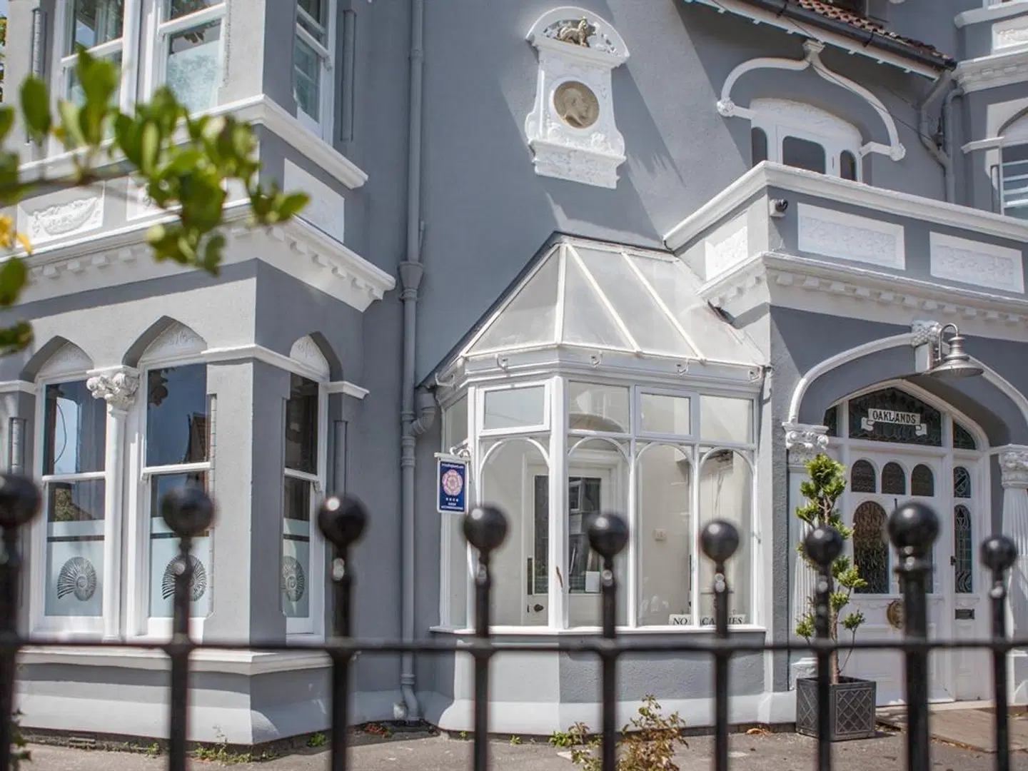 Oaklands Guest House EXTERIOR