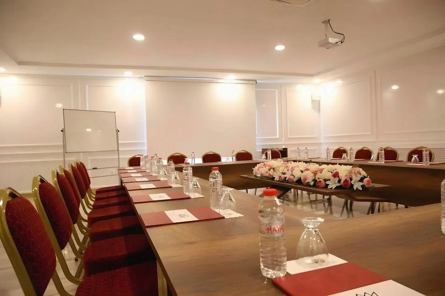 Emirtimes Hotel Tuzla Konferenz