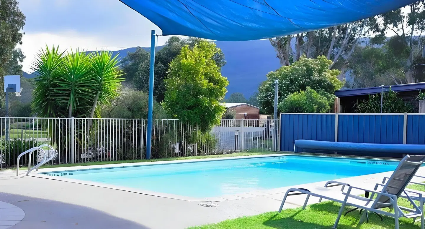 Halls Haven Resort OUTDOOR_POOL