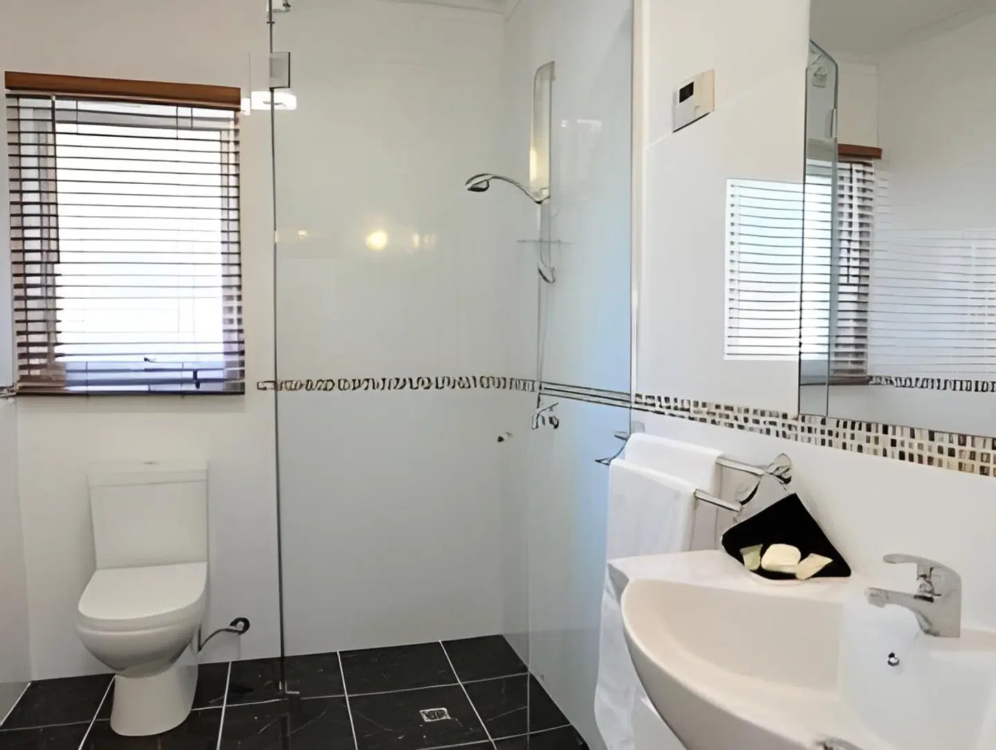 Lakeside Cottage Luxury B&B Badezimmer