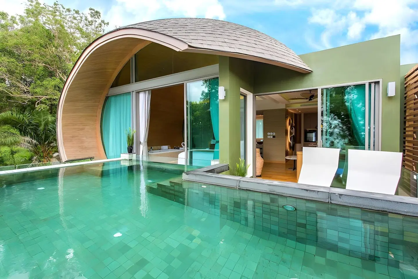 Crest Resort & Pool Villas Hallenbad