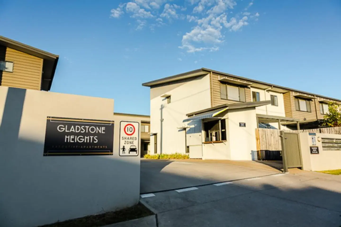 Gladstone Heights Executive Apartments EXTERIOR