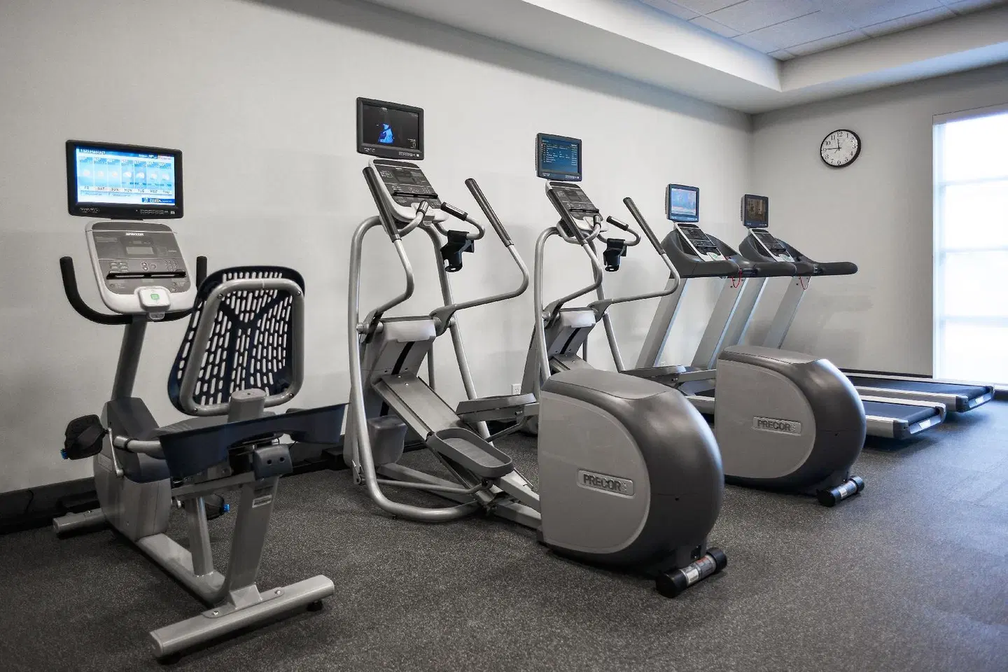 Hilton Garden Inn Louisville Mall of St. Matthews SPORTS_AND_LEISURE