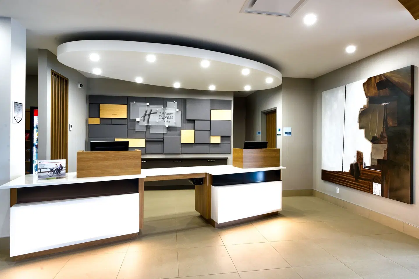 Holiday Inn Express & Suites Trois-Rivieres Ouest by IHG LOUNGE_LOBBY