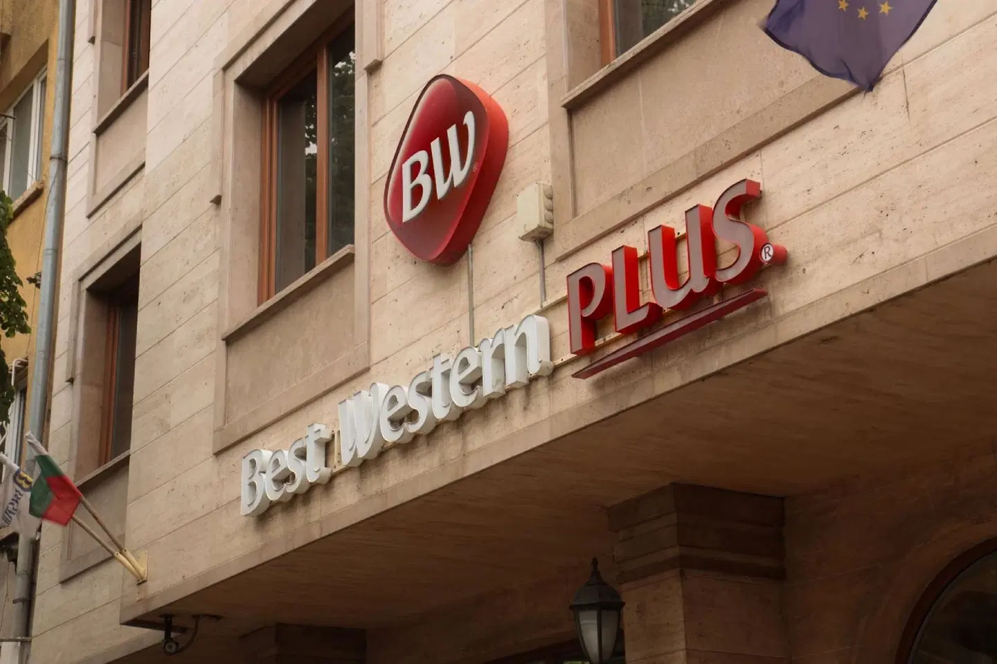 Best Western Plus Bristol Hotel EXTERIOR