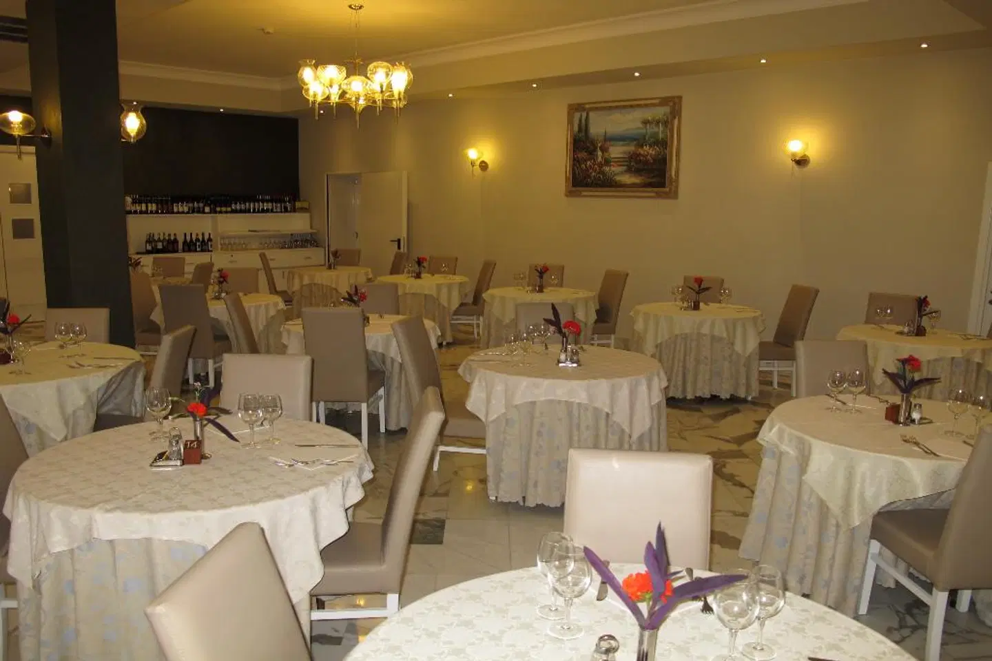 Club Restaurant