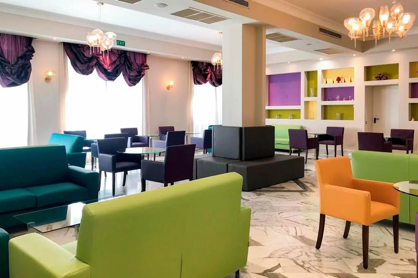 Club Bar