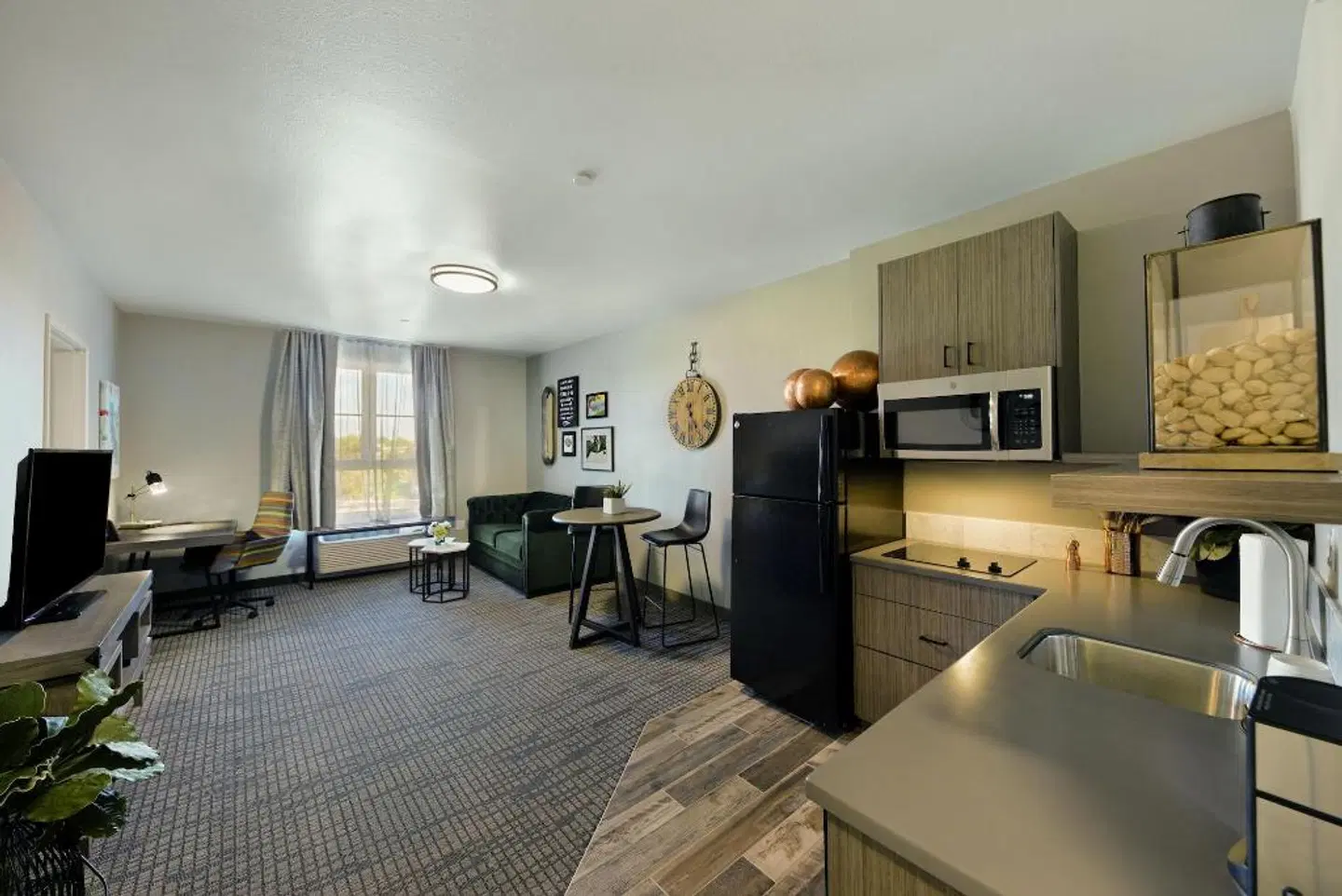 Oxford Suites Paso Robles LOUNGE_LOBBY