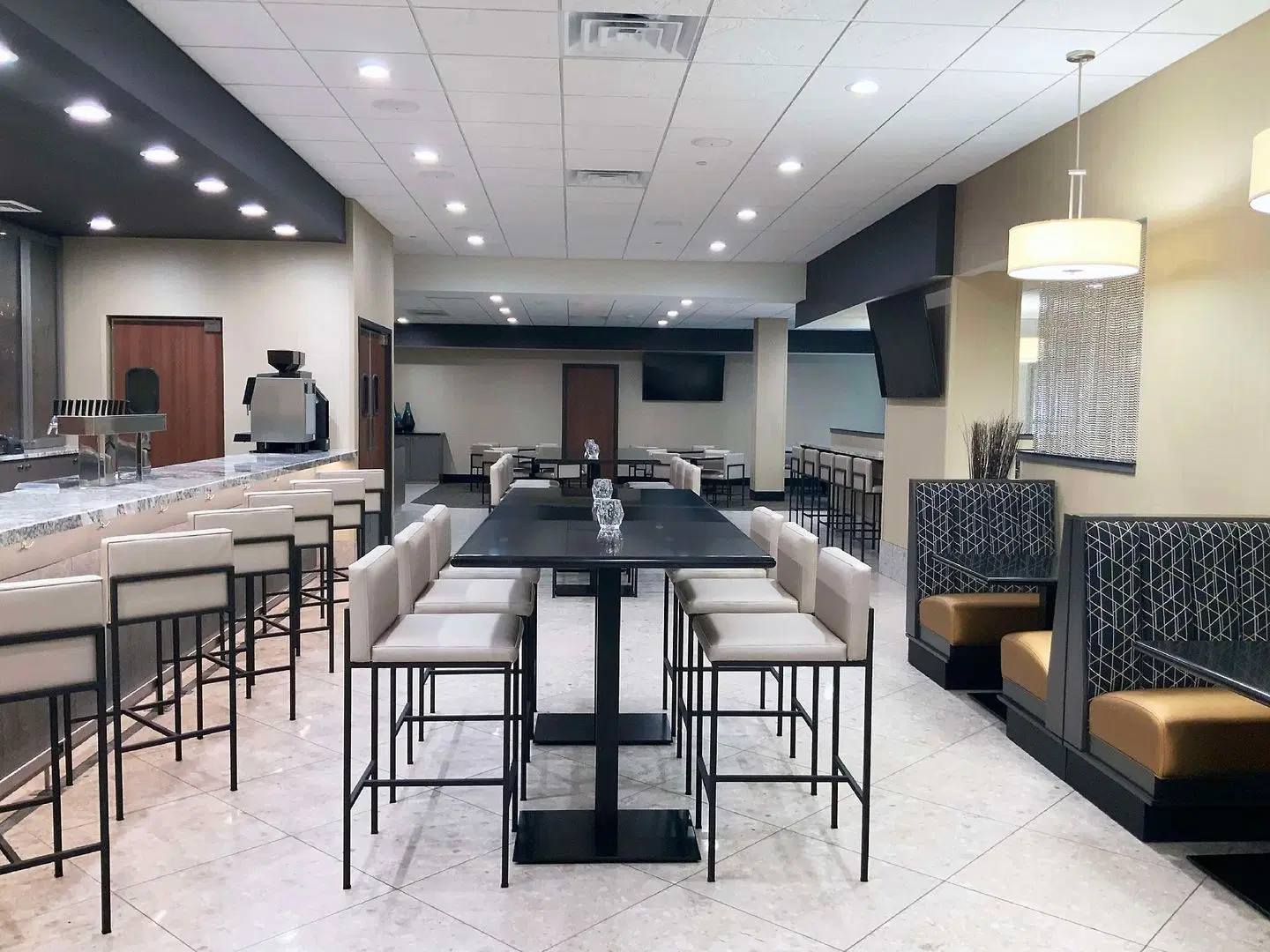 DoubleTree by Hilton Madison LOUNGE_LOBBY