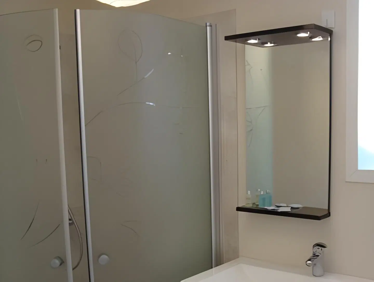 Dragør Hotel & Apartments Badezimmer