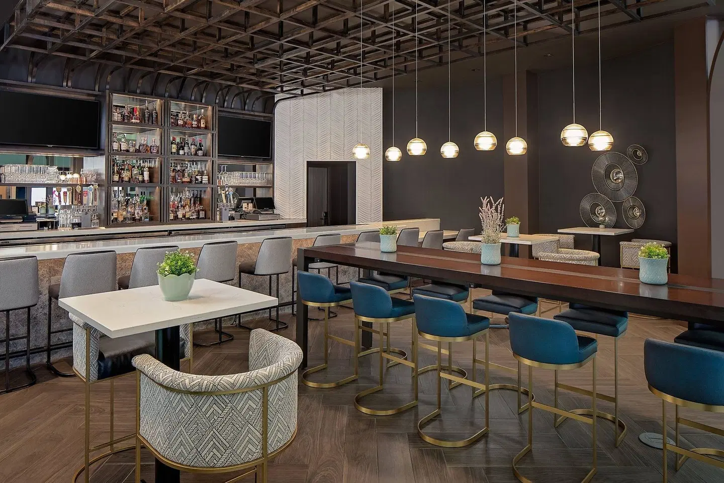 Cincinnati Marriott at RiverCenter Bar