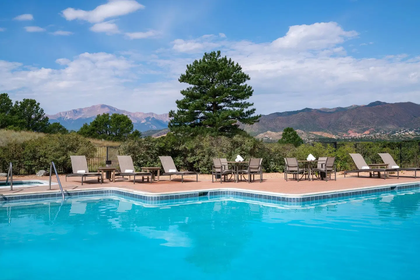 Colorado Springs Marriott OUTDOOR_POOL