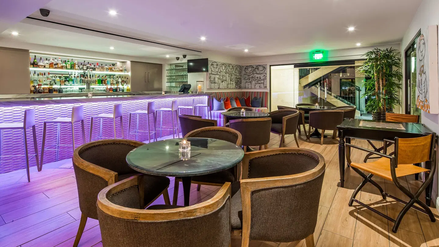 Best Western Plus Las Brisas Hotel Bar