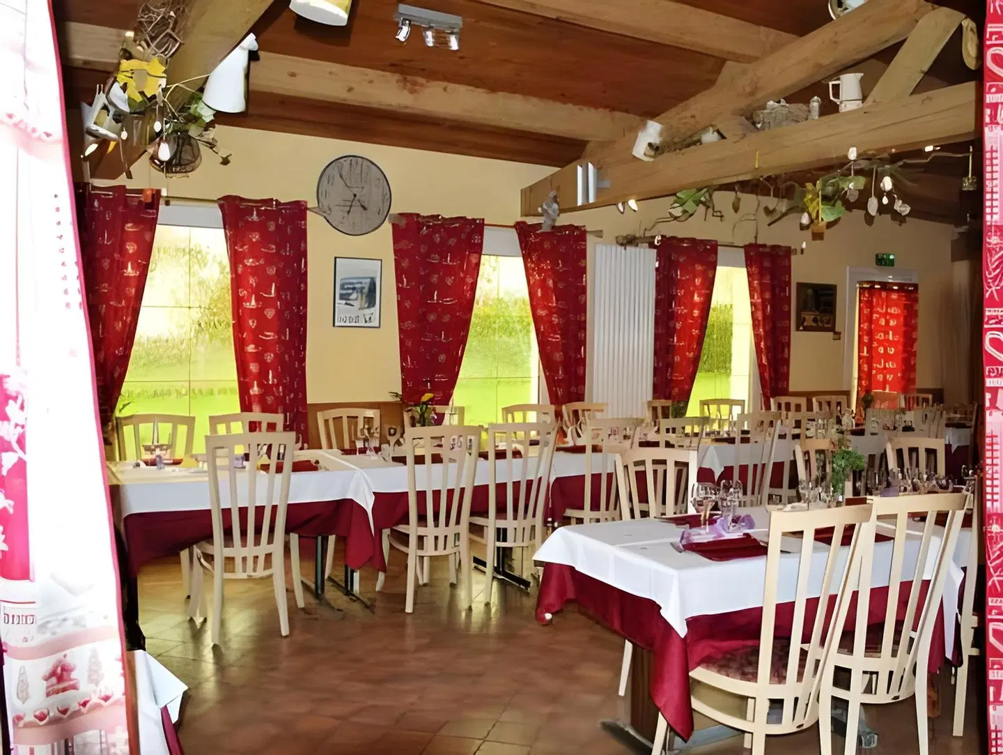 Hôtel Restaurant Les Perce-Neige Bar