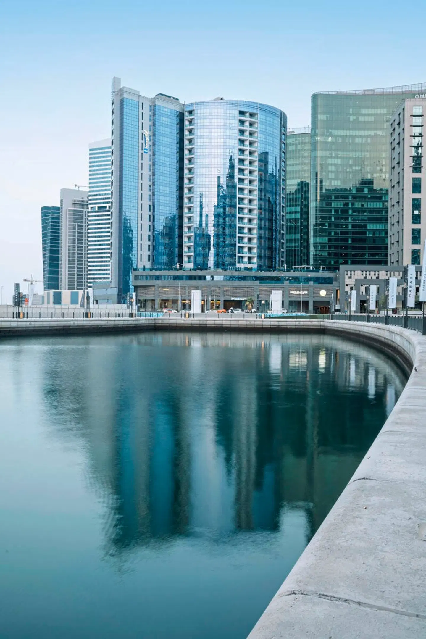 Radisson Blu Hotel, Dubai Waterfront EXTERIOR