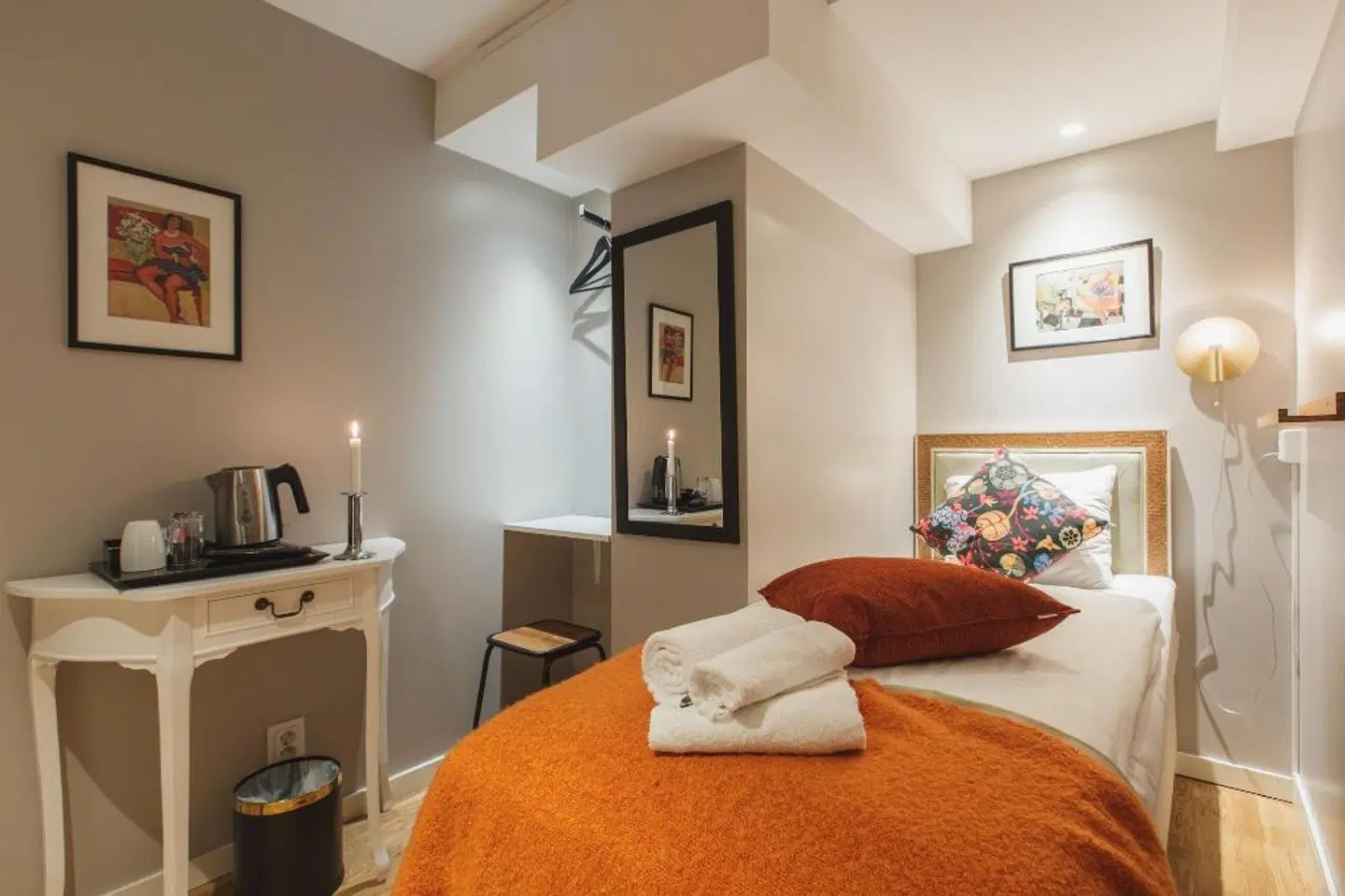 Point ROOM_EXAMPLE