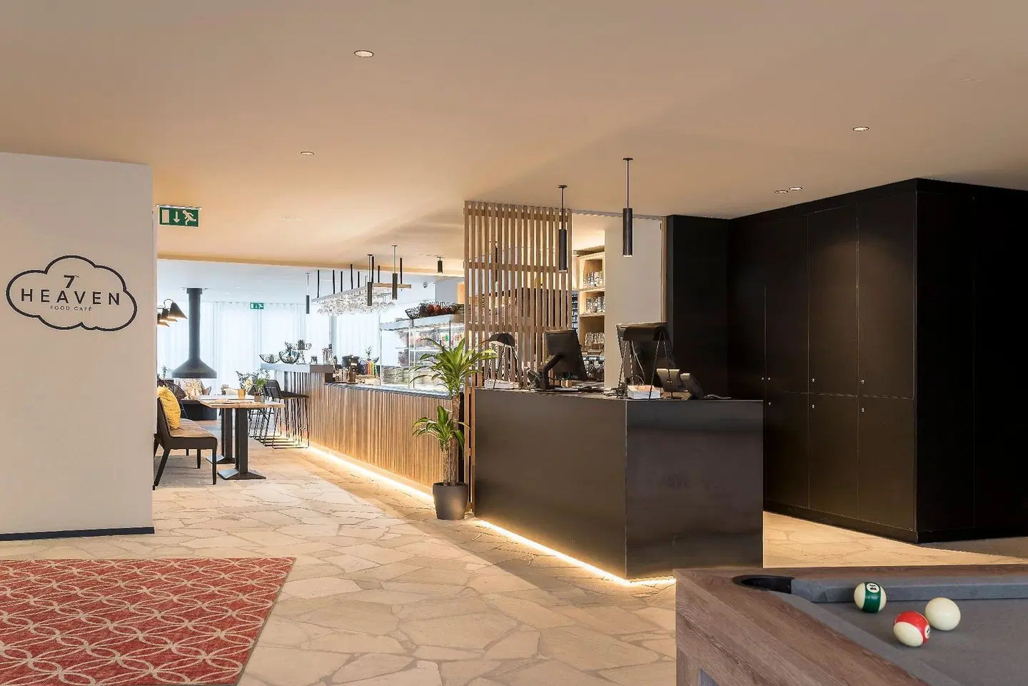 PREMIER SUITES PLUS Antwerp LOUNGE_LOBBY