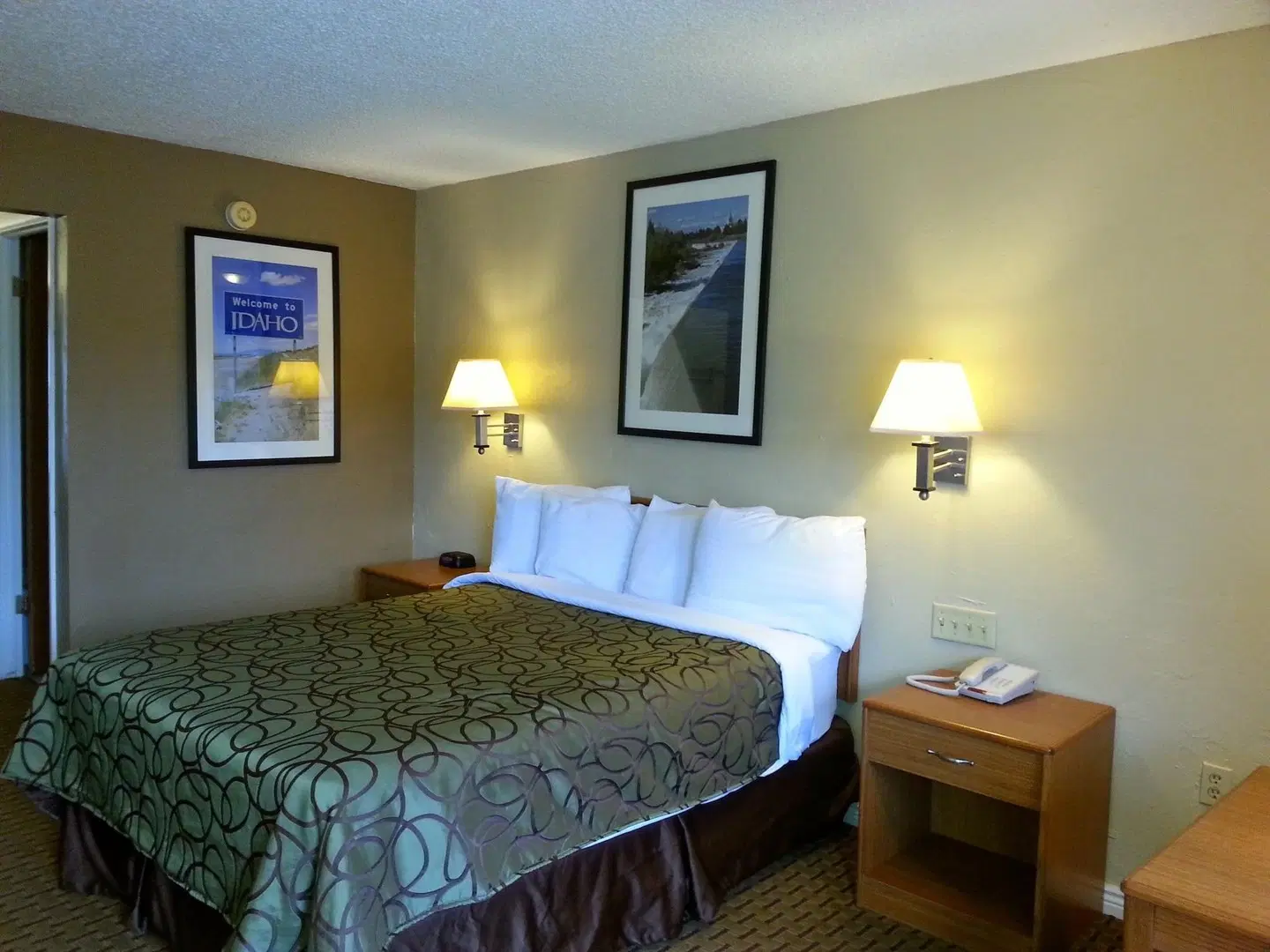 Motel West ROOM_EXAMPLE