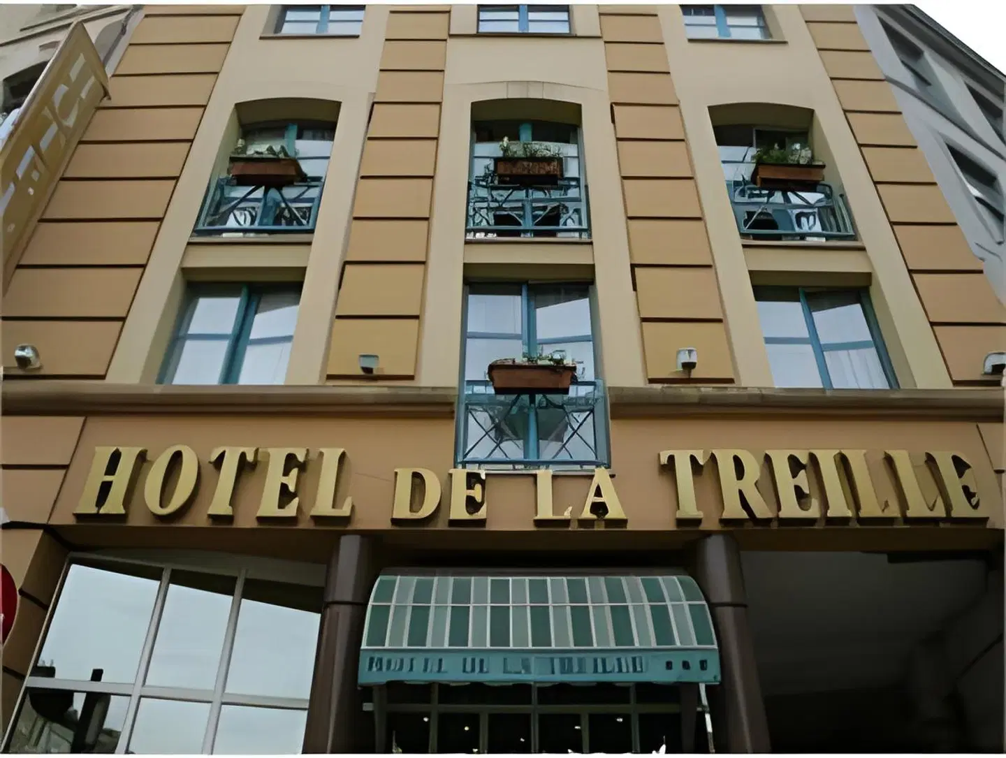 Hotel De La Treille EXTERIOR