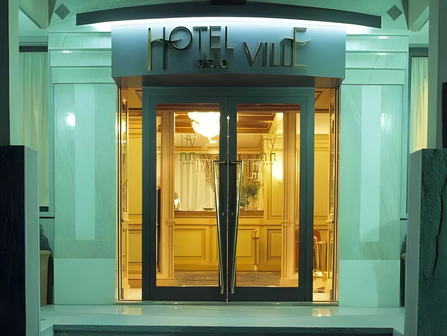 De La Ville HEALTH_BEAUTY